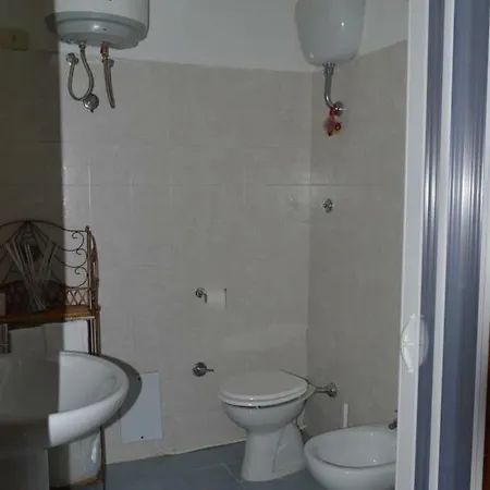 B&B Frangi 3* بومبيي